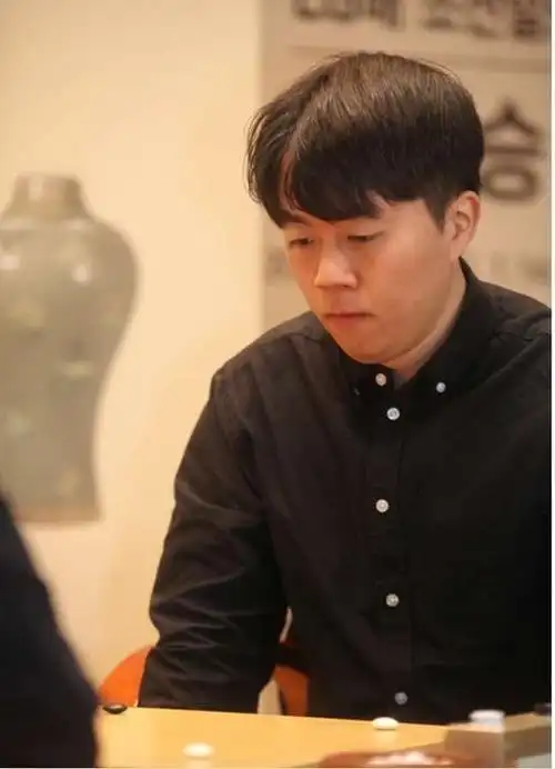 中韩围棋名将转会潮起：银丰外援申旻埈续写LG杯传奇