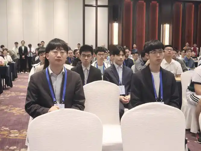 CBA季后赛悬念再升级：萧山成老将新秀共同舞台，珍惜每一场生死战